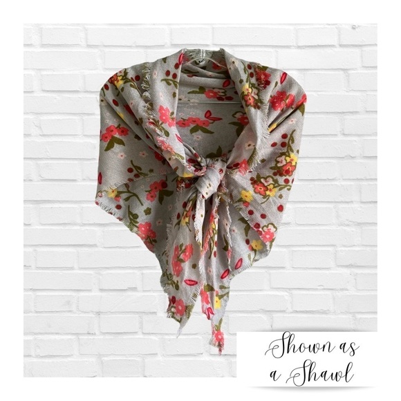 Candie’s Floral Feminine Large Scarf Woven Triangle Fairy Scandi Girl Cabincore… - Picture 2 of 7